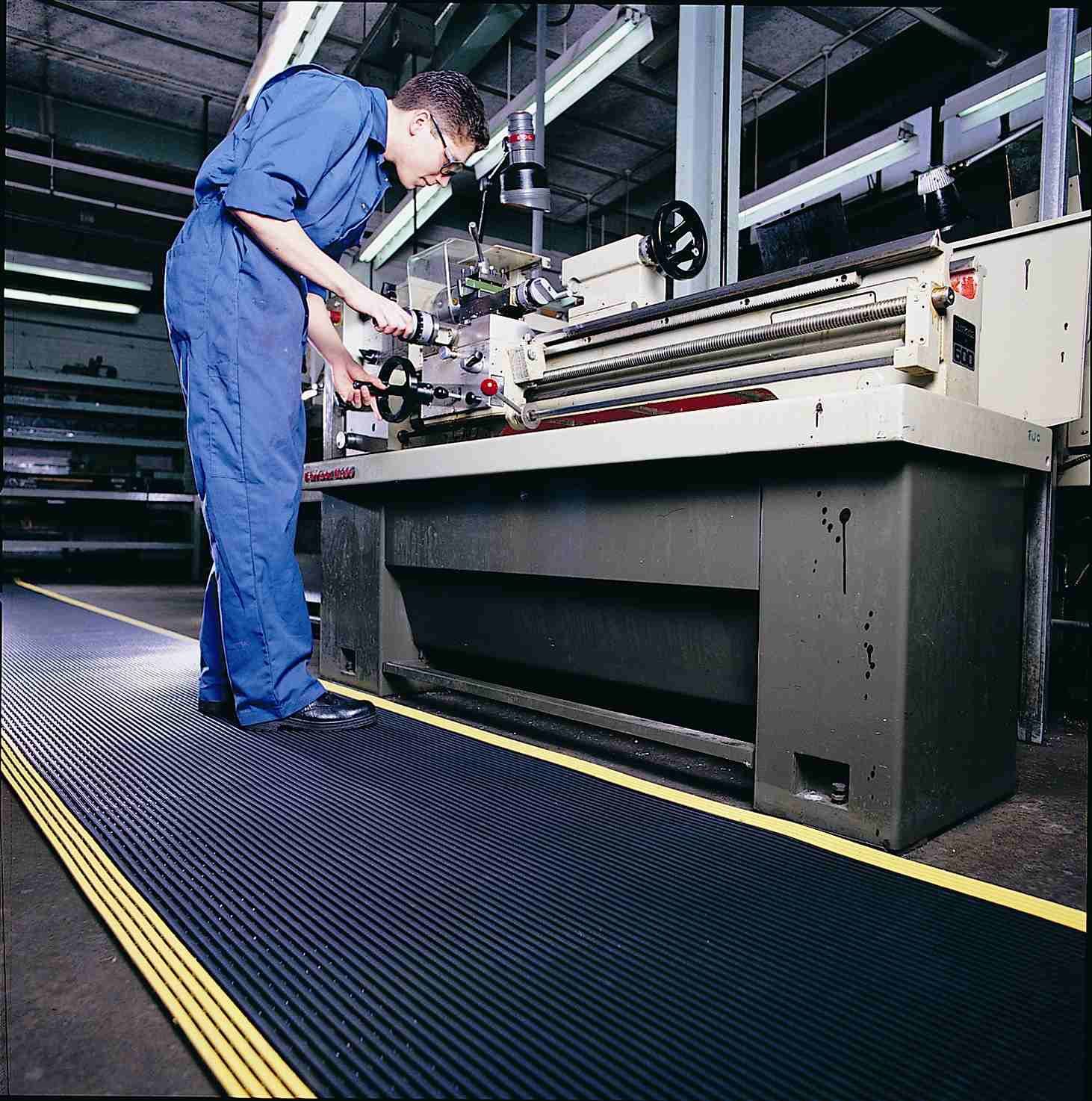 _open_grid_yellow_safety_edge_vynagrip_workplace_floor_mat