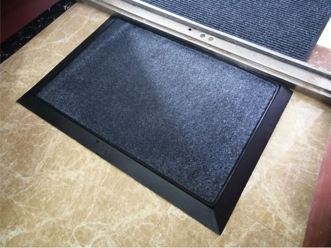 Flexible Rubber Scrapers Sanitizing Footbath Mat for Outdoor Entry - China Foot  Bath Mat and Disinfecting Foot Bath price